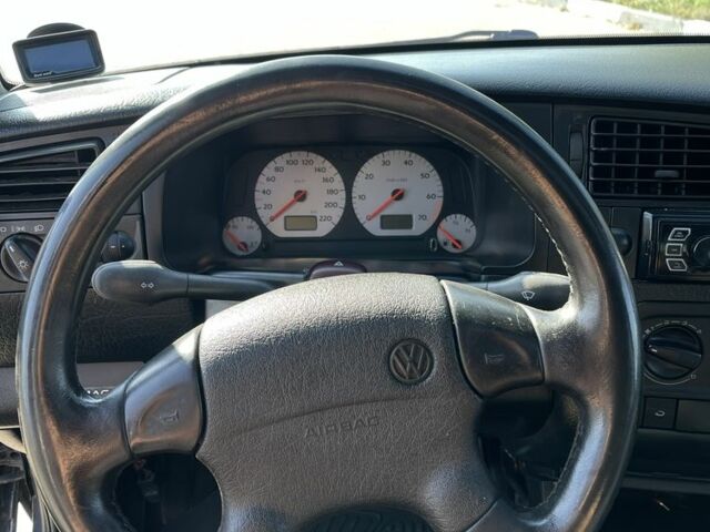 Фиолетовый Фольксваген Гольф, объемом двигателя 1.8 л и пробегом 273 тыс. км за 2200 $, фото 3 на Automoto.ua