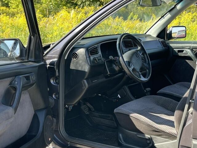 Фиолетовый Фольксваген Гольф, объемом двигателя 1.8 л и пробегом 273 тыс. км за 2200 $, фото 2 на Automoto.ua