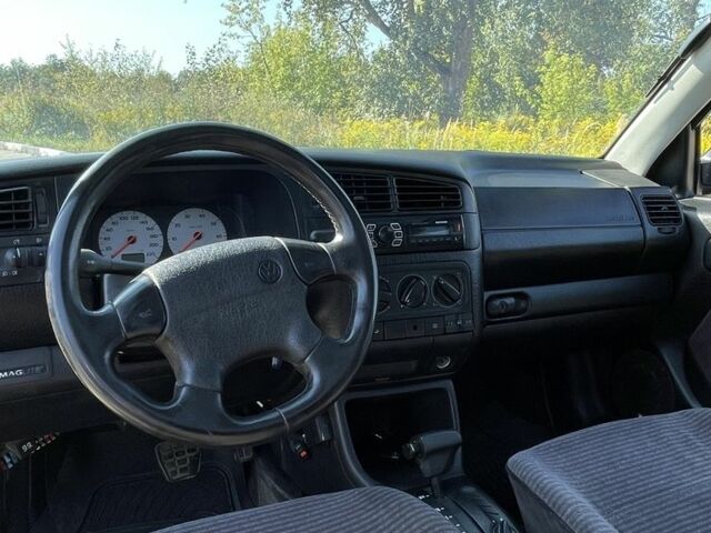 Фиолетовый Фольксваген Гольф, объемом двигателя 1.8 л и пробегом 273 тыс. км за 2200 $, фото 5 на Automoto.ua