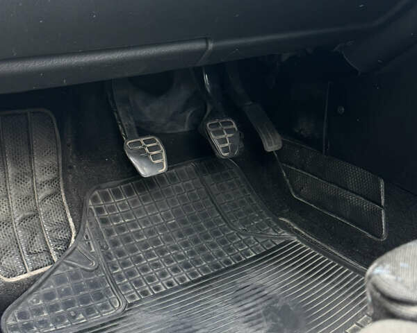 Фиолетовый Фольксваген Гольф, объемом двигателя 2.79 л и пробегом 370 тыс. км за 6000 $, фото 5 на Automoto.ua