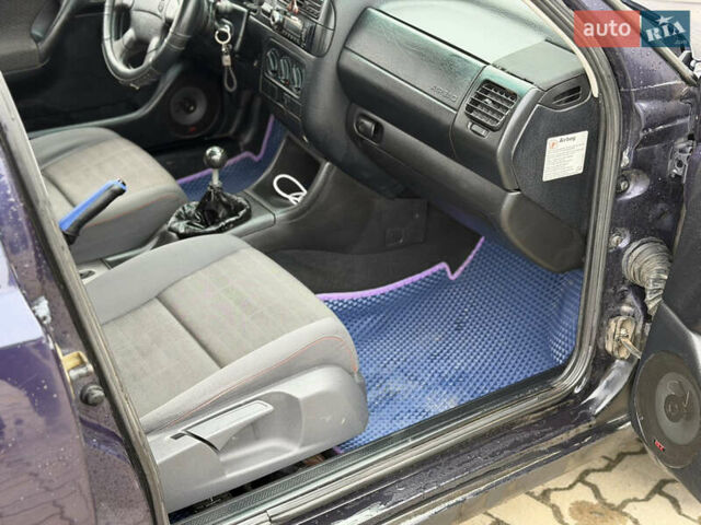 Фіолетовий Фольксваген Гольф, об'ємом двигуна 1.39 л та пробігом 333 тис. км за 2300 $, фото 32 на Automoto.ua