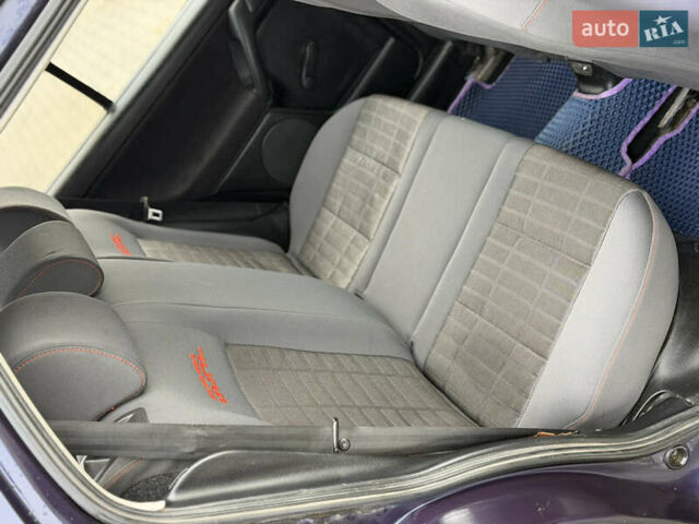 Фіолетовий Фольксваген Гольф, об'ємом двигуна 1.39 л та пробігом 333 тис. км за 2300 $, фото 31 на Automoto.ua