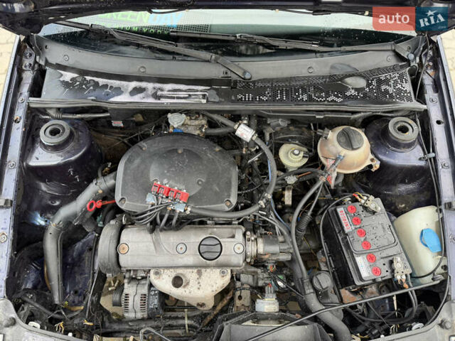 Фіолетовий Фольксваген Гольф, об'ємом двигуна 1.39 л та пробігом 333 тис. км за 2300 $, фото 34 на Automoto.ua