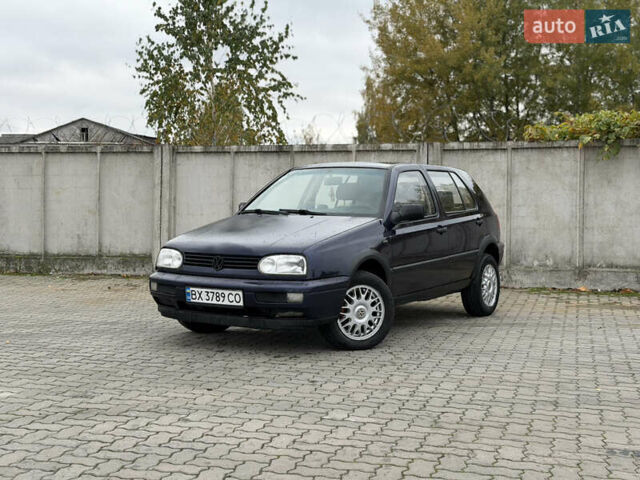 Фіолетовий Фольксваген Гольф, об'ємом двигуна 1.39 л та пробігом 333 тис. км за 2300 $, фото 1 на Automoto.ua