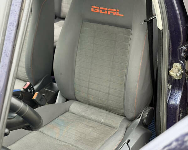 Фіолетовий Фольксваген Гольф, об'ємом двигуна 1.39 л та пробігом 333 тис. км за 2300 $, фото 22 на Automoto.ua