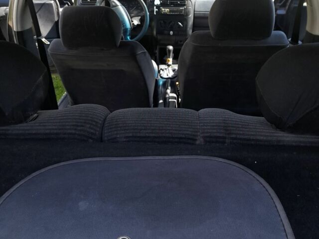 Фиолетовый Фольксваген Гольф, объемом двигателя 1.8 л и пробегом 500 тыс. км за 1810 $, фото 1 на Automoto.ua