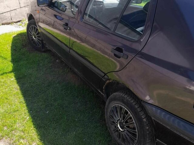 Фиолетовый Фольксваген Гольф, объемом двигателя 1.8 л и пробегом 500 тыс. км за 1810 $, фото 3 на Automoto.ua