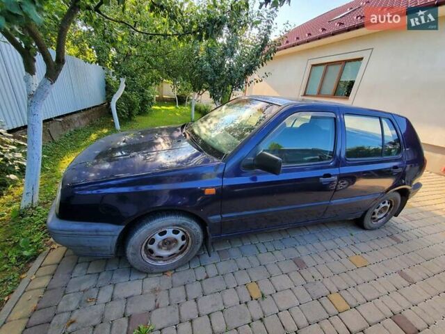 Фиолетовый Фольксваген Гольф, объемом двигателя 1.4 л и пробегом 300 тыс. км за 1500 $, фото 4 на Automoto.ua