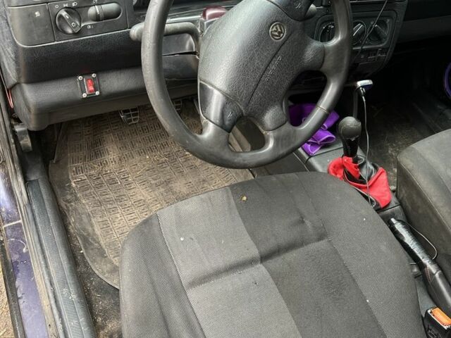 Фиолетовый Фольксваген Гольф, объемом двигателя 1.9 л и пробегом 119 тыс. км за 1038 $, фото 4 на Automoto.ua