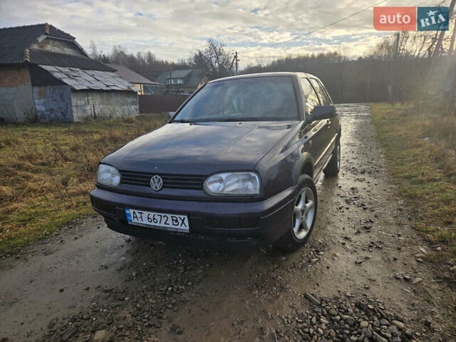 Фиолетовый Фольксваген Гольф, объемом двигателя 1.78 л и пробегом 240 тыс. км за 1650 $, фото 4 на Automoto.ua