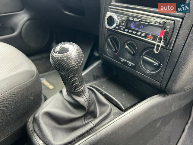 Фиолетовый Фольксваген Гольф, объемом двигателя 1.4 л и пробегом 253 тыс. км за 3599 $, фото 30 на Automoto.ua