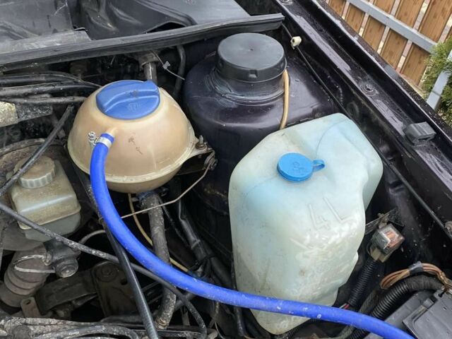 Фиолетовый Фольксваген Гольф, объемом двигателя 1.3 л и пробегом 280 тыс. км за 1050 $, фото 9 на Automoto.ua