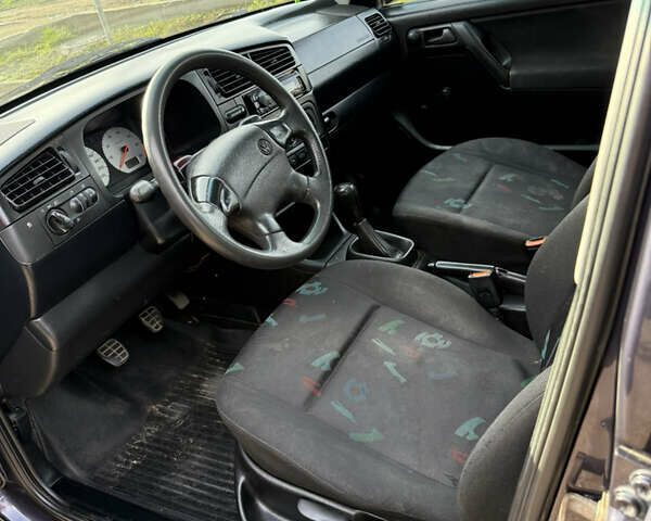 Фіолетовий Фольксваген Гольф, об'ємом двигуна 1.78 л та пробігом 400 тис. км за 1399 $, фото 27 на Automoto.ua