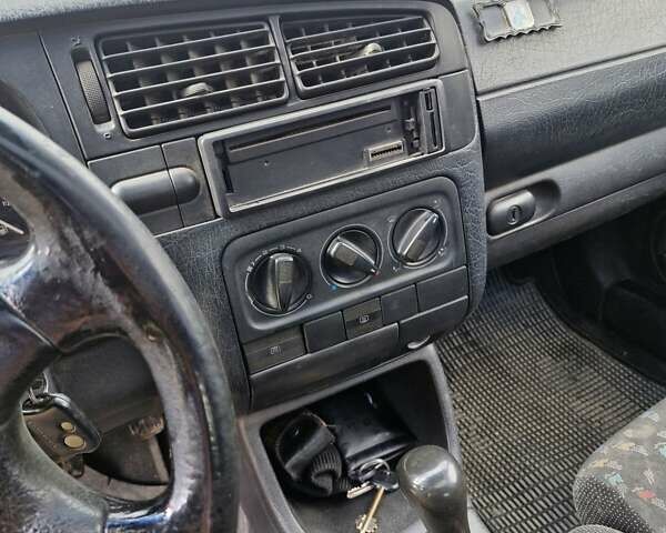 Фіолетовий Фольксваген Гольф, об'ємом двигуна 1.9 л та пробігом 120 тис. км за 2800 $, фото 1 на Automoto.ua