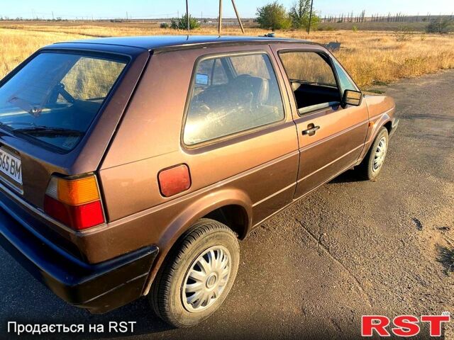 Коричневый Фольксваген Гольф, объемом двигателя 1.6 л и пробегом 200 тыс. км за 1350 $, фото 3 на Automoto.ua