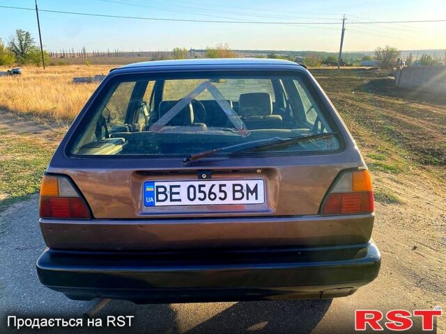 Коричневый Фольксваген Гольф, объемом двигателя 1.6 л и пробегом 200 тыс. км за 1350 $, фото 2 на Automoto.ua