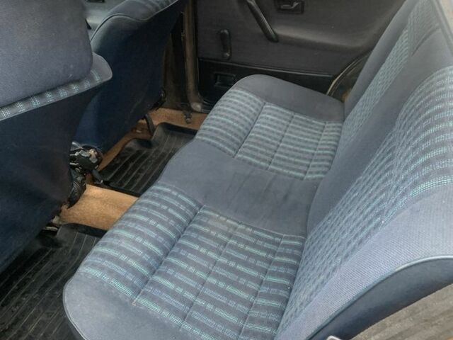 Коричневый Фольксваген Гольф, объемом двигателя 1.6 л и пробегом 150 тыс. км за 767 $, фото 5 на Automoto.ua