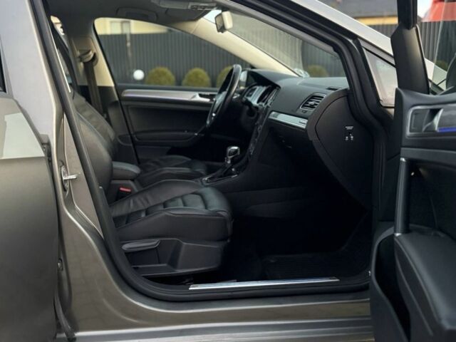 Коричневый Фольксваген Гольф, объемом двигателя 0 л и пробегом 98 тыс. км за 7999 $, фото 5 на Automoto.ua