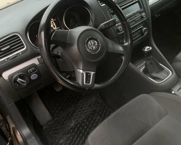 Коричневый Фольксваген Гольф, объемом двигателя 1.6 л и пробегом 235 тыс. км за 10000 $, фото 10 на Automoto.ua