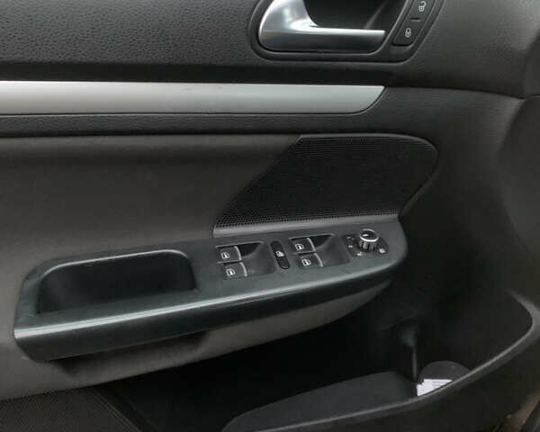 Коричневый Фольксваген Гольф, объемом двигателя 1.6 л и пробегом 235 тыс. км за 10000 $, фото 12 на Automoto.ua