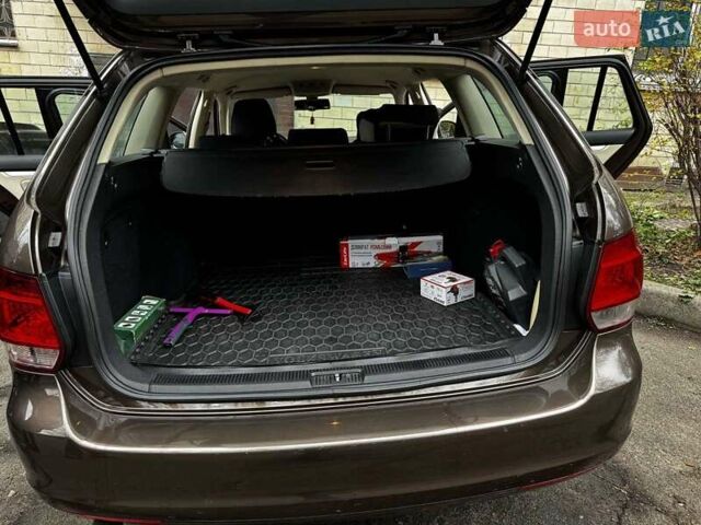 Коричневый Фольксваген Гольф, объемом двигателя 1.6 л и пробегом 244 тыс. км за 8699 $, фото 6 на Automoto.ua