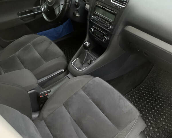 Коричневый Фольксваген Гольф, объемом двигателя 1.6 л и пробегом 235 тыс. км за 10000 $, фото 2 на Automoto.ua