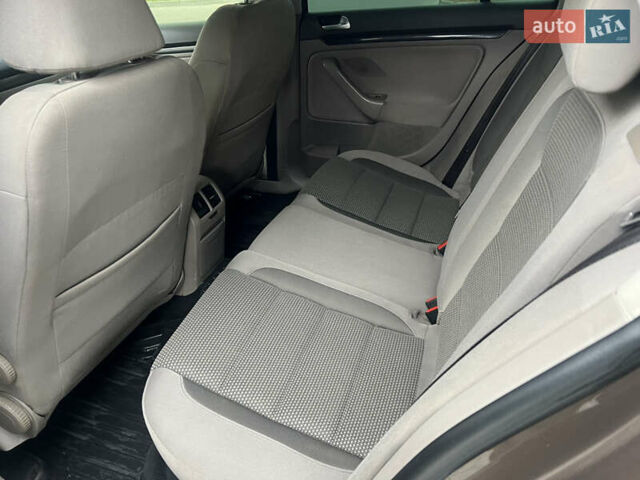 Фольксваген Гольф 2010 в Виннице на Automoto.ua Коричневый Фольксваген Гольф, объемом двигателя 1.39 л и пробегом 285 тыс. км за 5600 $, фото 27 на Automoto.ua