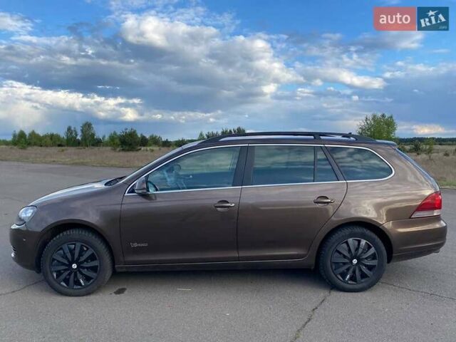Коричневый Фольксваген Гольф, объемом двигателя 1.2 л и пробегом 205 тыс. км за 8200 $, фото 1 на Automoto.ua