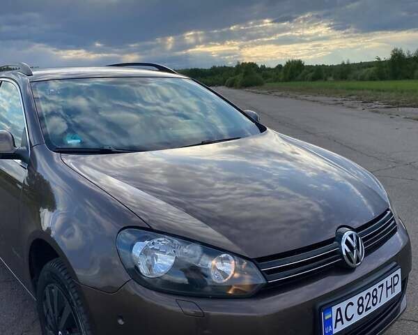Коричневый Фольксваген Гольф, объемом двигателя 1.2 л и пробегом 205 тыс. км за 8200 $, фото 5 на Automoto.ua