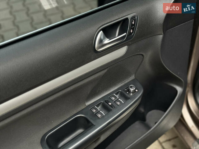 Коричневий Фольксваген Гольф, об'ємом двигуна 1.6 л та пробігом 359 тис. км за 6900 $, фото 27 на Automoto.ua