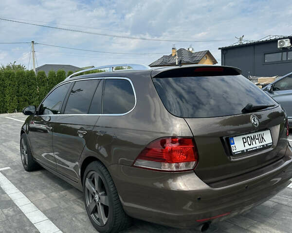 Коричневый Фольксваген Гольф, объемом двигателя 1.2 л и пробегом 270 тыс. км за 8800 $, фото 5 на Automoto.ua
