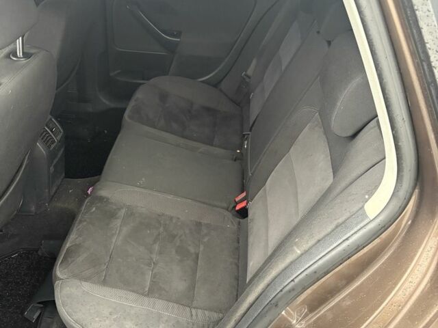 Коричневий Фольксваген Гольф, об'ємом двигуна 1.6 л та пробігом 355 тис. км за 7700 $, фото 5 на Automoto.ua