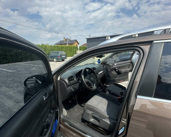 Коричневый Фольксваген Гольф, объемом двигателя 1.2 л и пробегом 270 тыс. км за 8800 $, фото 13 на Automoto.ua