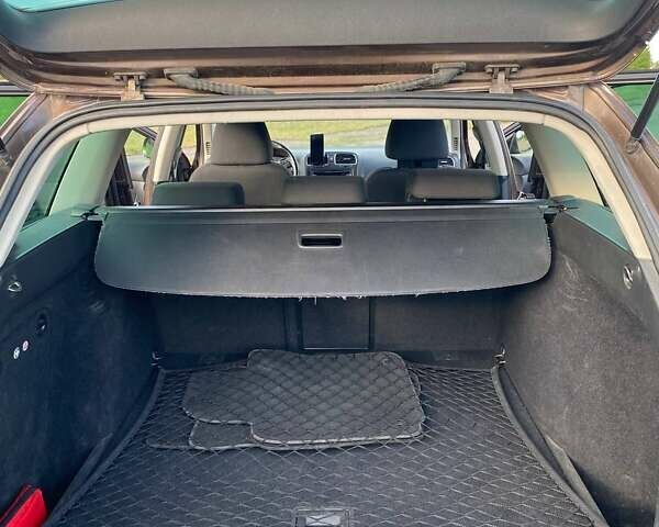 Коричневый Фольксваген Гольф, объемом двигателя 1.2 л и пробегом 205 тыс. км за 8200 $, фото 15 на Automoto.ua