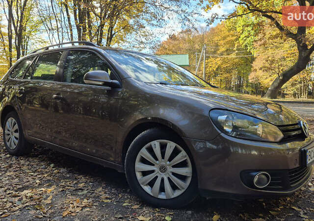 Коричневый Фольксваген Гольф, объемом двигателя 1.6 л и пробегом 323 тыс. км за 8400 $, фото 3 на Automoto.ua