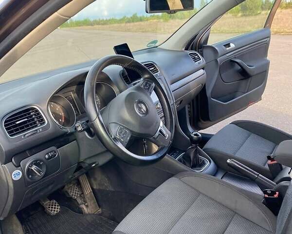 Коричневый Фольксваген Гольф, объемом двигателя 1.2 л и пробегом 205 тыс. км за 8200 $, фото 11 на Automoto.ua