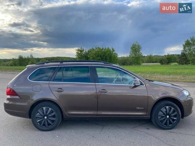 Коричневый Фольксваген Гольф, объемом двигателя 1.2 л и пробегом 205 тыс. км за 8200 $, фото 6 на Automoto.ua