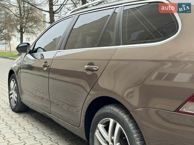 Коричневий Фольксваген Гольф, об'ємом двигуна 1.6 л та пробігом 359 тис. км за 6900 $, фото 5 на Automoto.ua