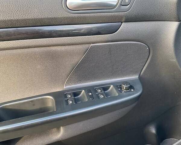 Коричневый Фольксваген Гольф, объемом двигателя 1.2 л и пробегом 205 тыс. км за 8200 $, фото 12 на Automoto.ua