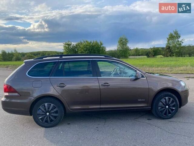 Коричневый Фольксваген Гольф, объемом двигателя 1.2 л и пробегом 205 тыс. км за 8200 $, фото 3 на Automoto.ua