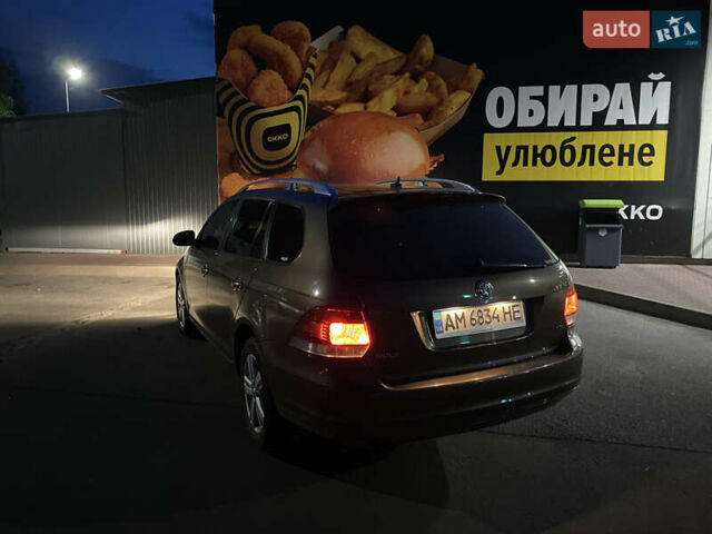 Коричневый Фольксваген Гольф, объемом двигателя 1.6 л и пробегом 313 тыс. км за 7600 $, фото 7 на Automoto.ua