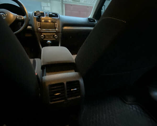 Коричневый Фольксваген Гольф, объемом двигателя 1.6 л и пробегом 313 тыс. км за 7600 $, фото 15 на Automoto.ua