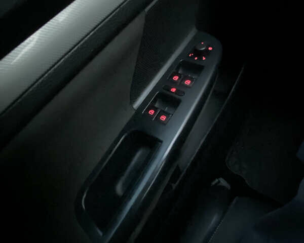 Коричневый Фольксваген Гольф, объемом двигателя 1.6 л и пробегом 313 тыс. км за 7600 $, фото 27 на Automoto.ua