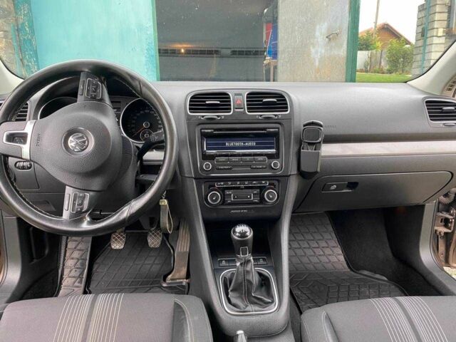 Коричневый Фольксваген Гольф, объемом двигателя 1.6 л и пробегом 350 тыс. км за 8300 $, фото 10 на Automoto.ua