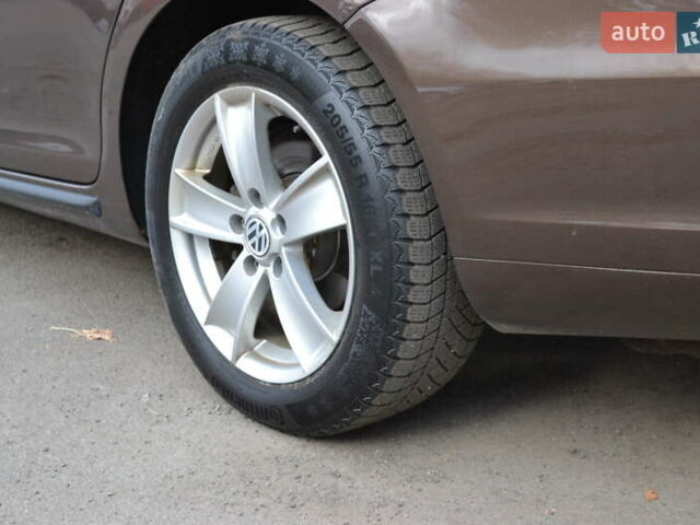 Коричневый Фольксваген Гольф, объемом двигателя 1.2 л и пробегом 181 тыс. км за 7999 $, фото 39 на Automoto.ua