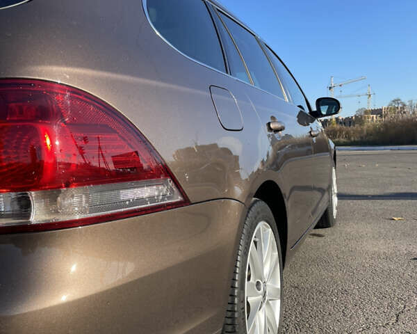 Коричневый Фольксваген Гольф, объемом двигателя 1.6 л и пробегом 241 тыс. км за 9390 $, фото 5 на Automoto.ua