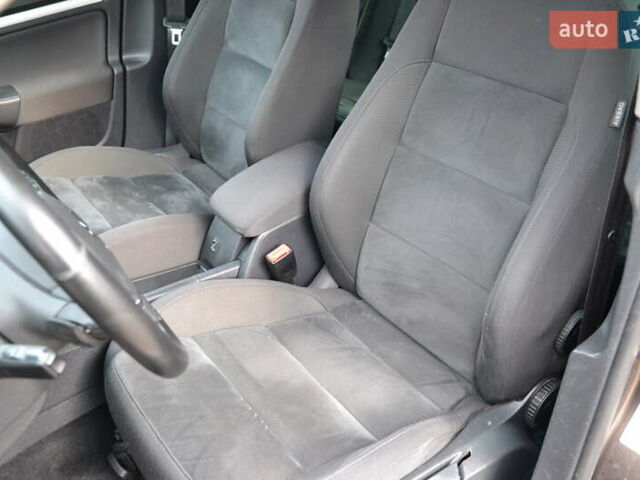 Коричневый Фольксваген Гольф, объемом двигателя 1.2 л и пробегом 181 тыс. км за 7999 $, фото 12 на Automoto.ua