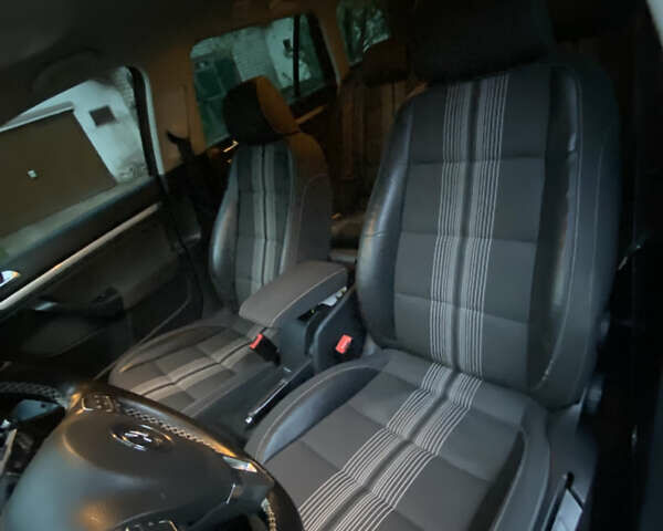 Коричневый Фольксваген Гольф, объемом двигателя 1.6 л и пробегом 313 тыс. км за 7600 $, фото 24 на Automoto.ua