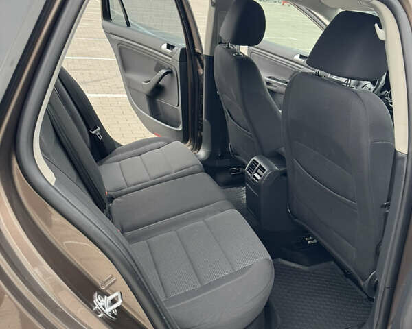 Коричневий Фольксваген Гольф, об'ємом двигуна 1.39 л та пробігом 183 тис. км за 9500 $, фото 7 на Automoto.ua