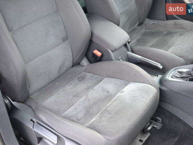 Коричневый Фольксваген Гольф, объемом двигателя 1.2 л и пробегом 181 тыс. км за 7999 $, фото 21 на Automoto.ua